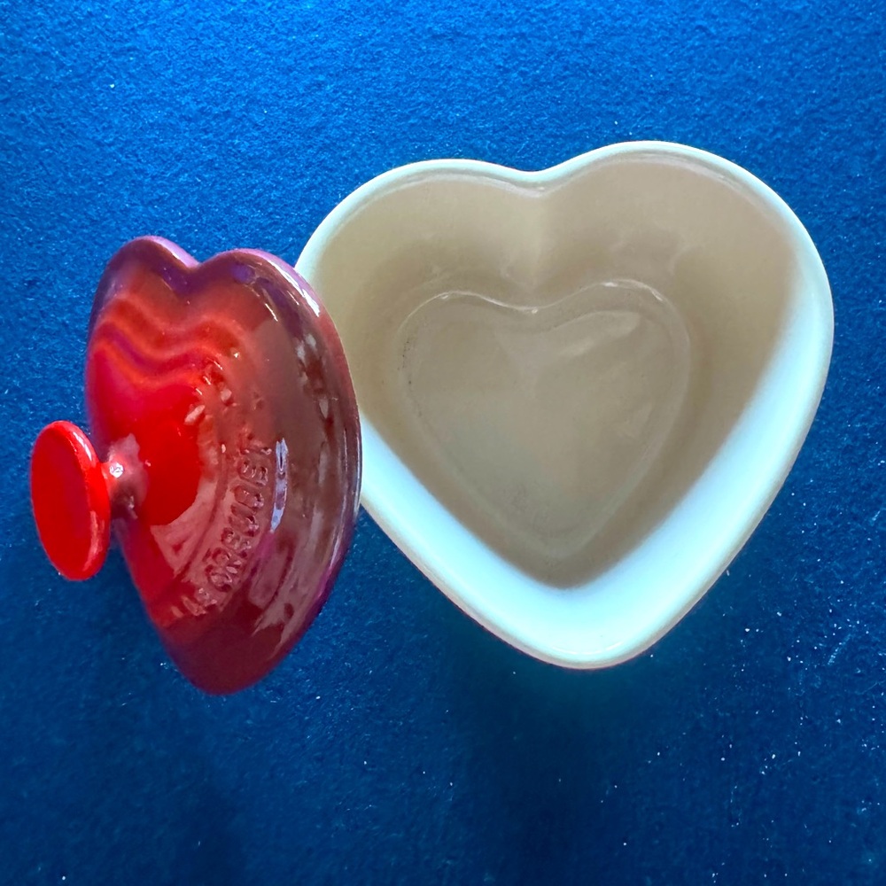 Le Creuset Heart-Shaped Red and Cream Ceramic Dish with lid
Collectible and cute